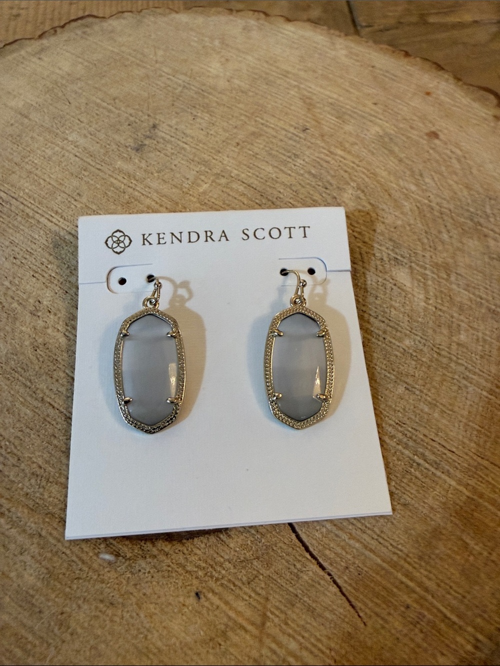 Kendra Scott Light Gray Elle-Style Drop Earrings